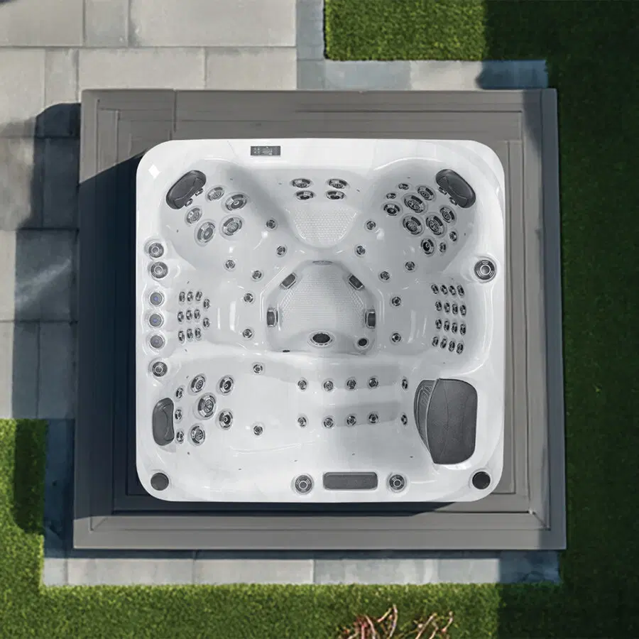 Palma hot tub by Platinum Spas